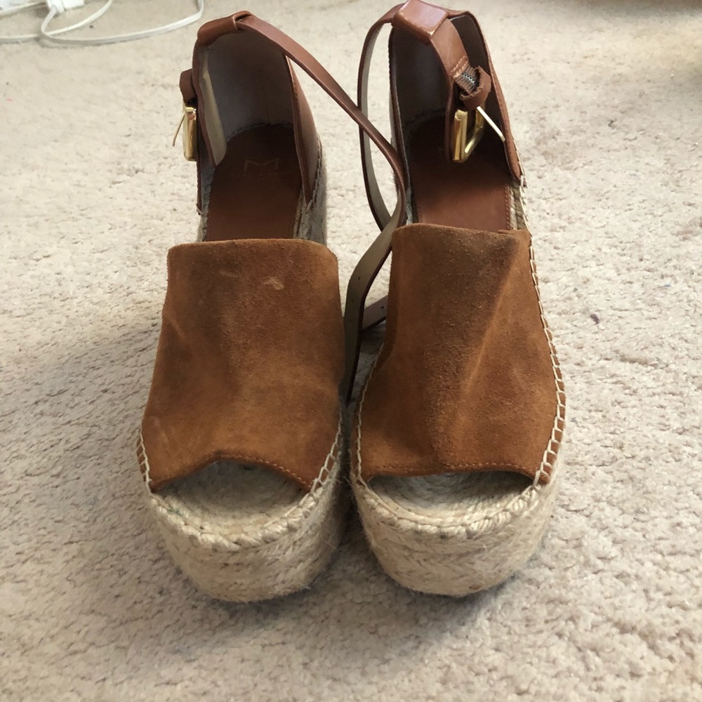 Size 9 EUC Marc Fisher Wedges
